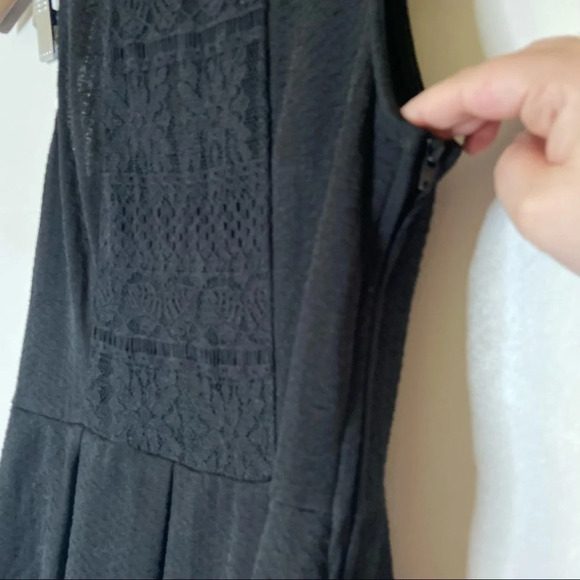 Lace Midi / Mini Dress Black Sleeveless Pleated Open Back Dress Size Small Event - Picture 7 of 13